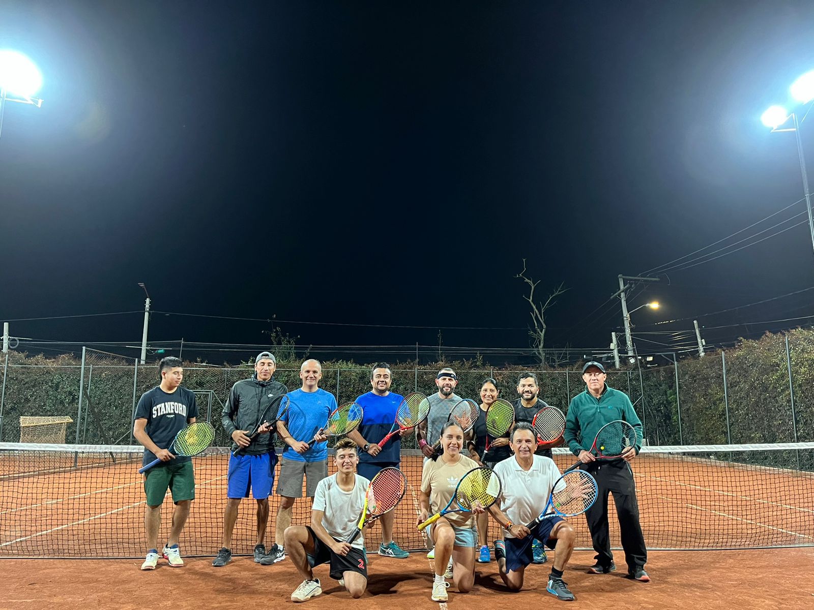 Jugadores de tenis en acción